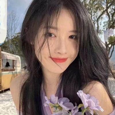 气质干净有仙气的女生头像