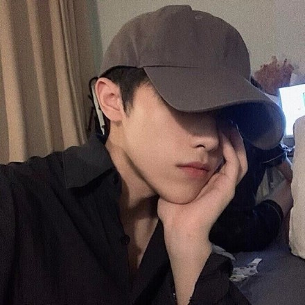 白净帅气男生微信头像