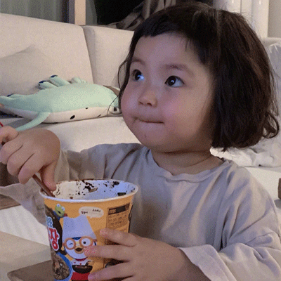 宅家罗熙可可爱爱的慵懒头像