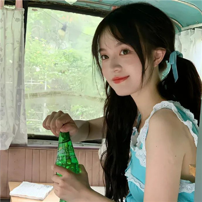 很清纯的真人系列很火的女头