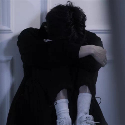 微丧冷酷帅气侧脸男生头像