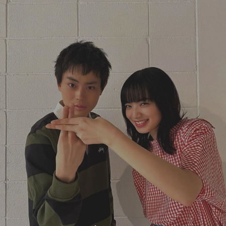 小松菜奈菅田将晖同框甜美图片