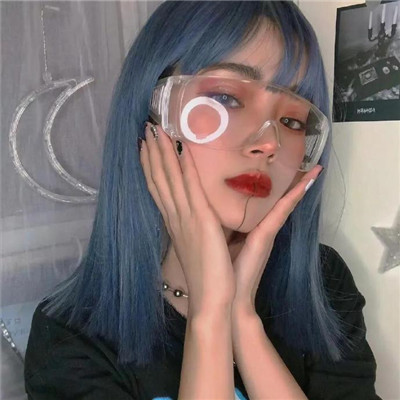 蓝色系超美女生微信头像