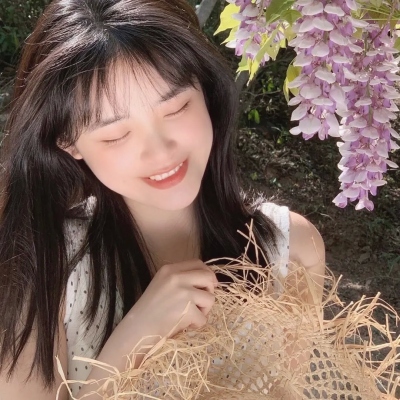 夏日清纯唯美的女生微信头像