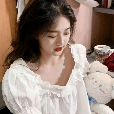 清纯又妩媚的高颜值女生微信头像