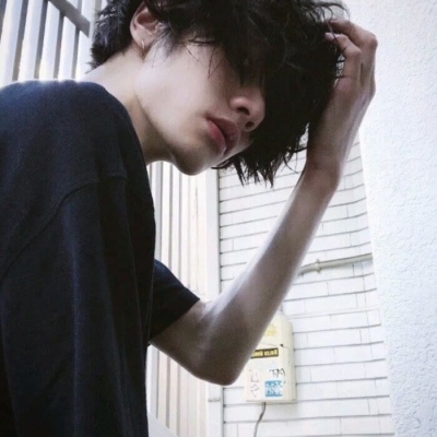 高颜值的个性男生微信头像