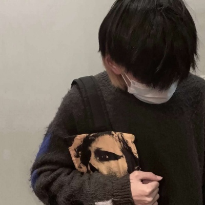 微丧深沉且帅气的男生微信头像
