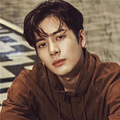 王嘉尔又潮又酷的头像