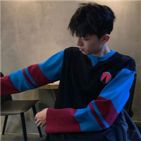 阳光帅气照耀青春的男生微信头像