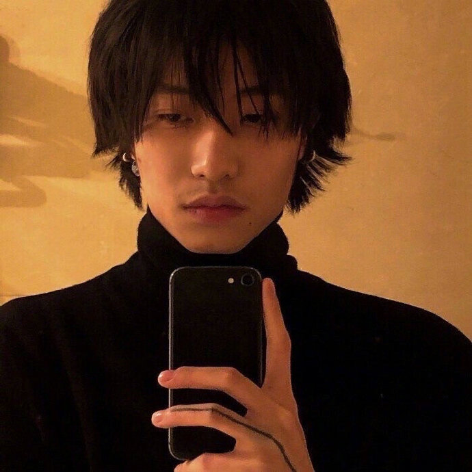 复古不羁的男生微信头像