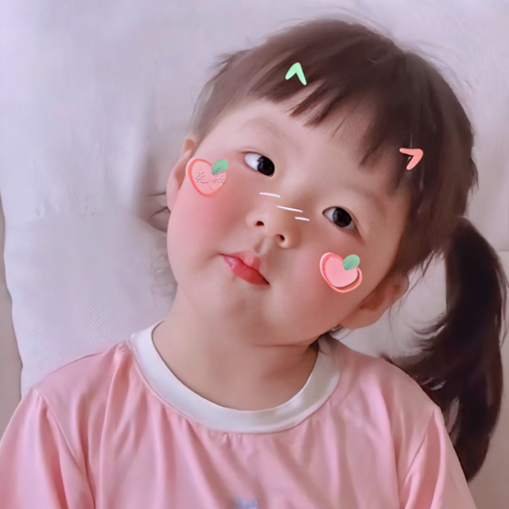 粉色可爱分丸子妹微信头像