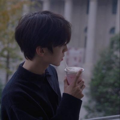 气质很好魅力的男生头像