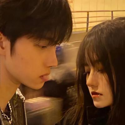 很宠溺的双人情侣头像