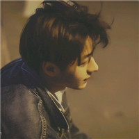 超帅气超阳光的简单男生微信头像