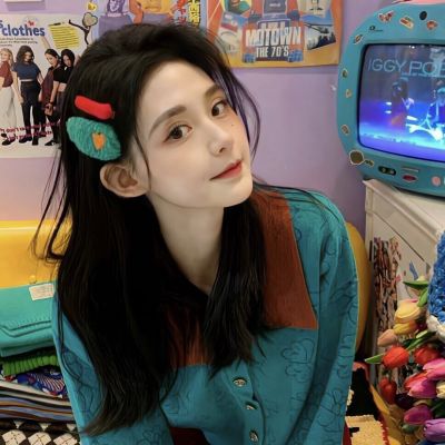 最新浪漫的美女头像