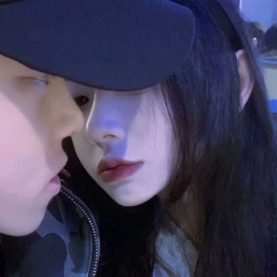 一左一右情侣部位微信头像