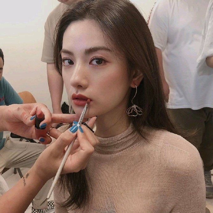 可爱高冷呆萌的女生个性微信头像