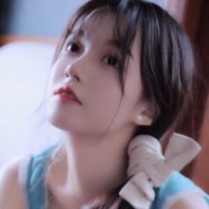 超美的复古风女生气质微信头像