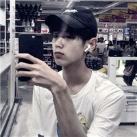 冷酷个性男生自拍微信头像