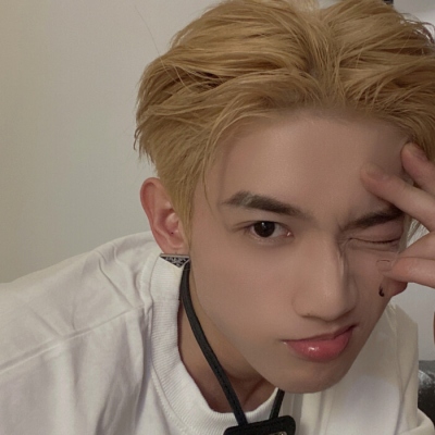 浪漫帅气的男生微信头像