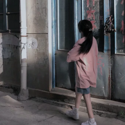 抑郁伤感的微信女生头像