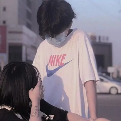 不露脸的情侣头像