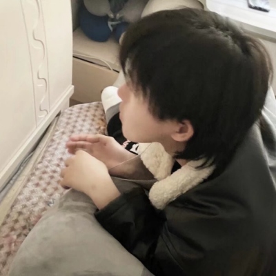 帅气高冷男生微信头像