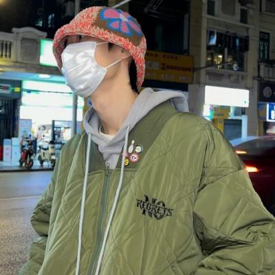 气质绝佳的男生头像