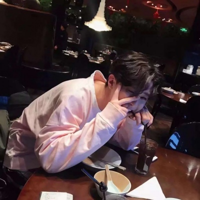 长相眉清目秀的男生微信头像