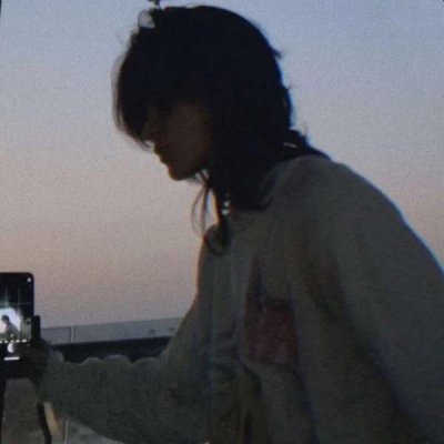 真人侧脸丧系帅气男生微信头像