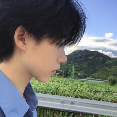 青春阳光大男孩微信头像
