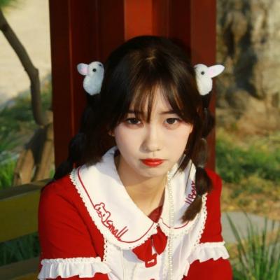 清纯又很可人的女头