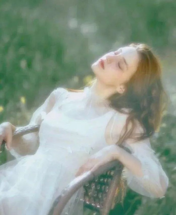 绿色系清爽女生微信头像