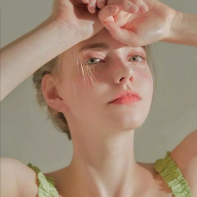 清纯可爱的欧美风高颜值头像