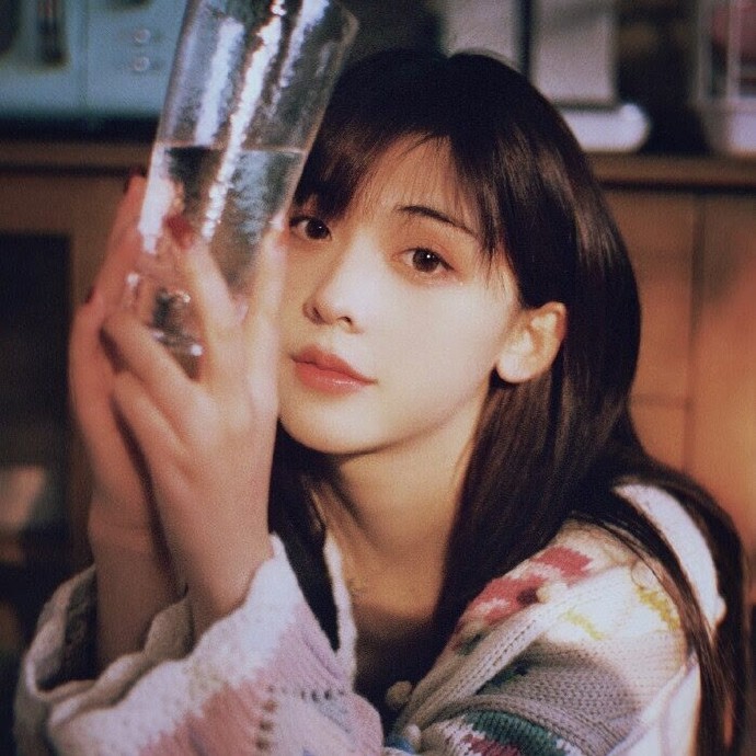 让人心动的一组女生微信头像