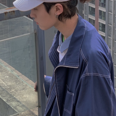 微丧高冷的男生真人微信头像