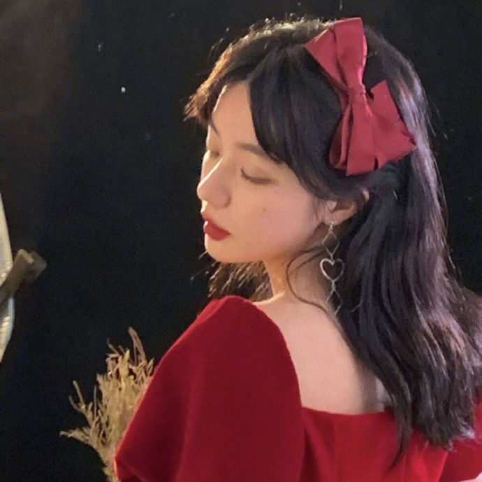 干净优雅有气质女神微信头像