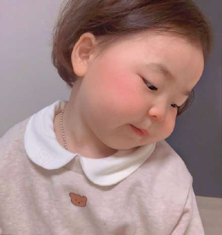 脸上肉嘟嘟的萌娃微信头像