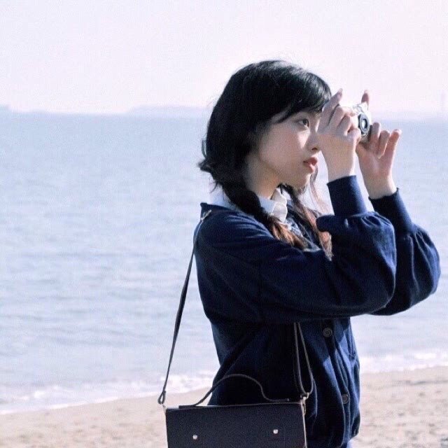 看起来有年代感的复古女生头像