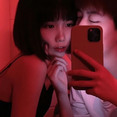 幸福甜蜜的青春情侣微信头像