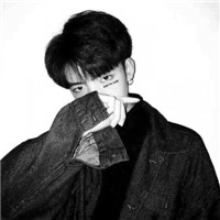 超酷的简单帅气黑白男生微信头像
