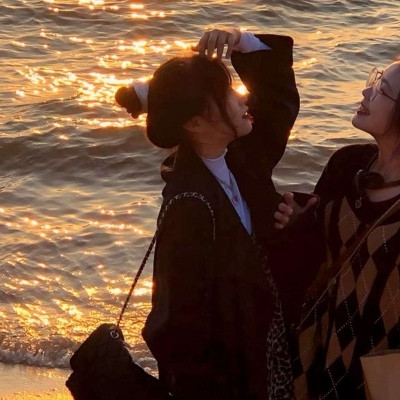 一左一右配对闺蜜微信头像