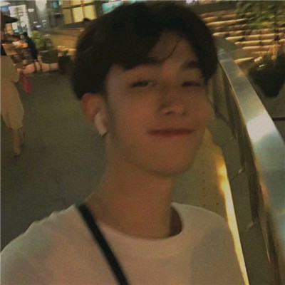 文艺而又简约的男生微信头像