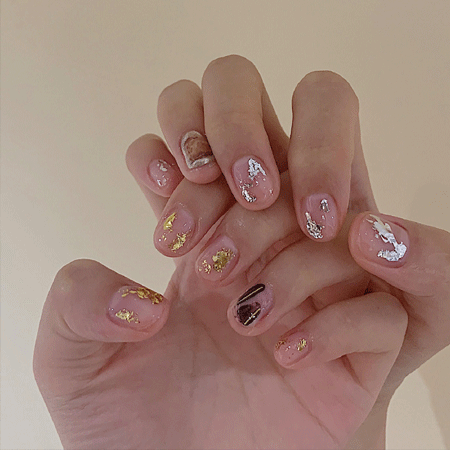 流行简约低调又好看的春日美甲