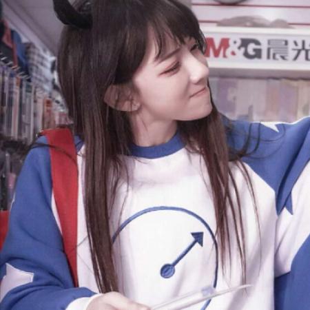 一半一张一左一右情侣微信头像