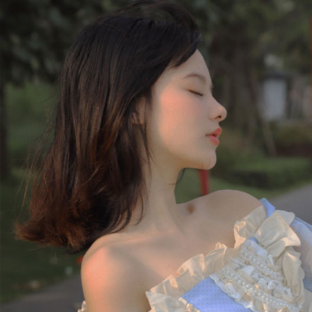 夏季清纯好看的气质美女图片