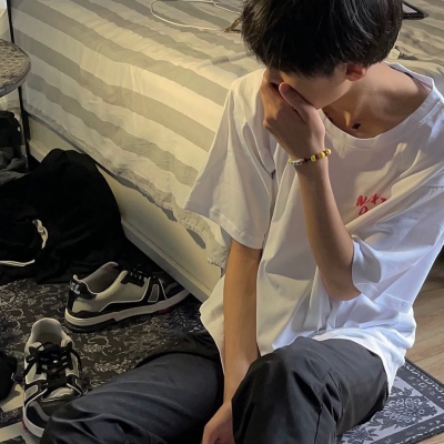 ins文艺可爱的男生微信头像