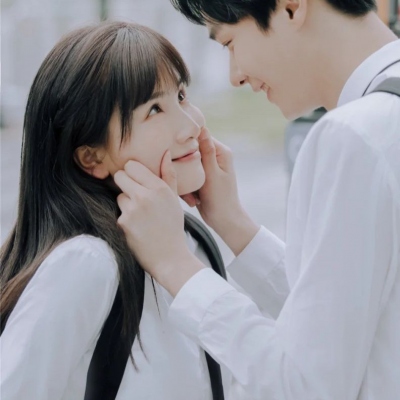 气质清纯适合夏季的个性微信头像