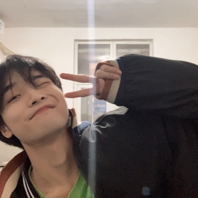 潮流气质阳光真人男生头像