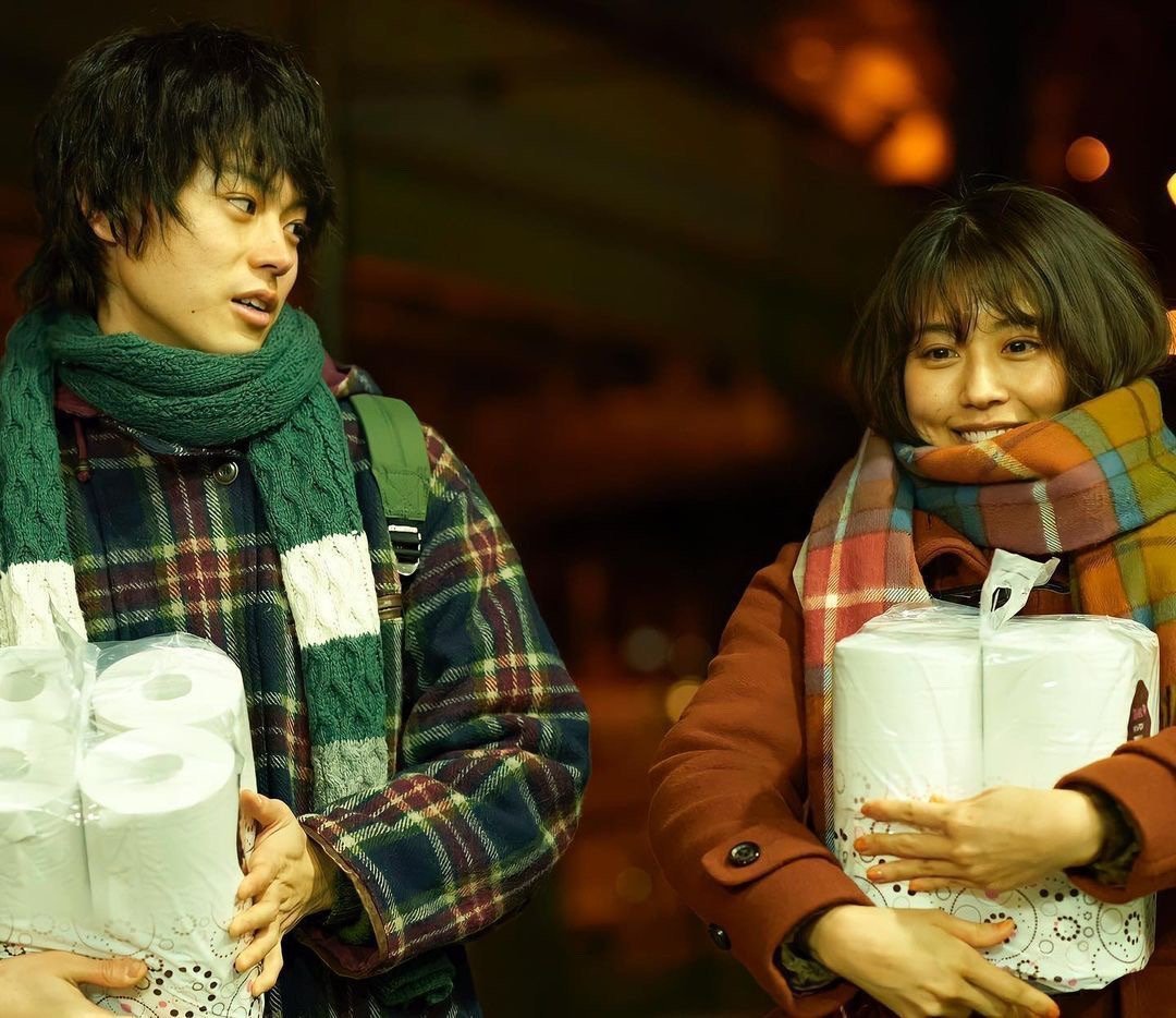 《花束般的恋爱》菅田将晖 * 有村架纯情侣微信头像